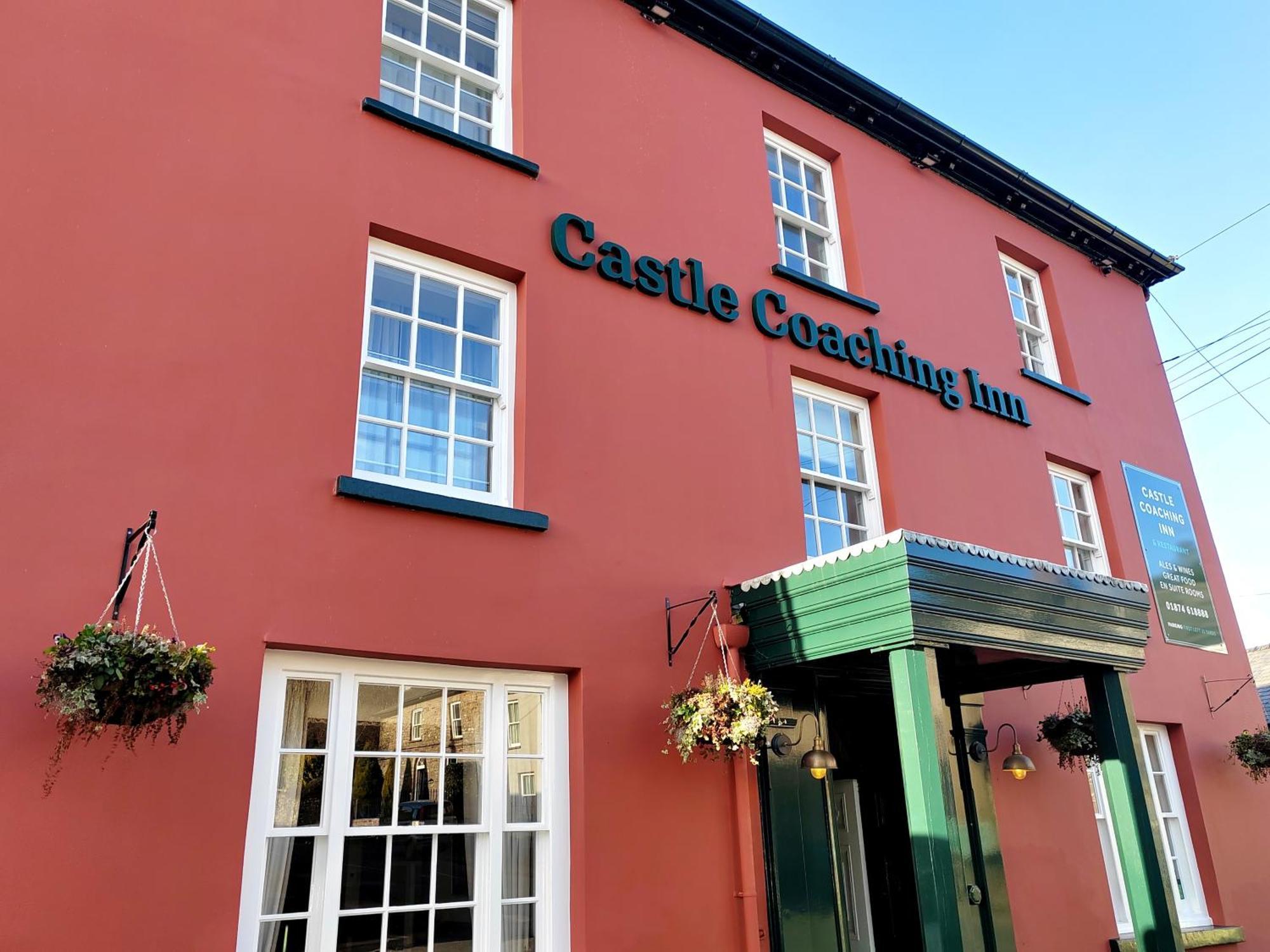 The Castle Coaching Inn Trecastle Bagian luar foto